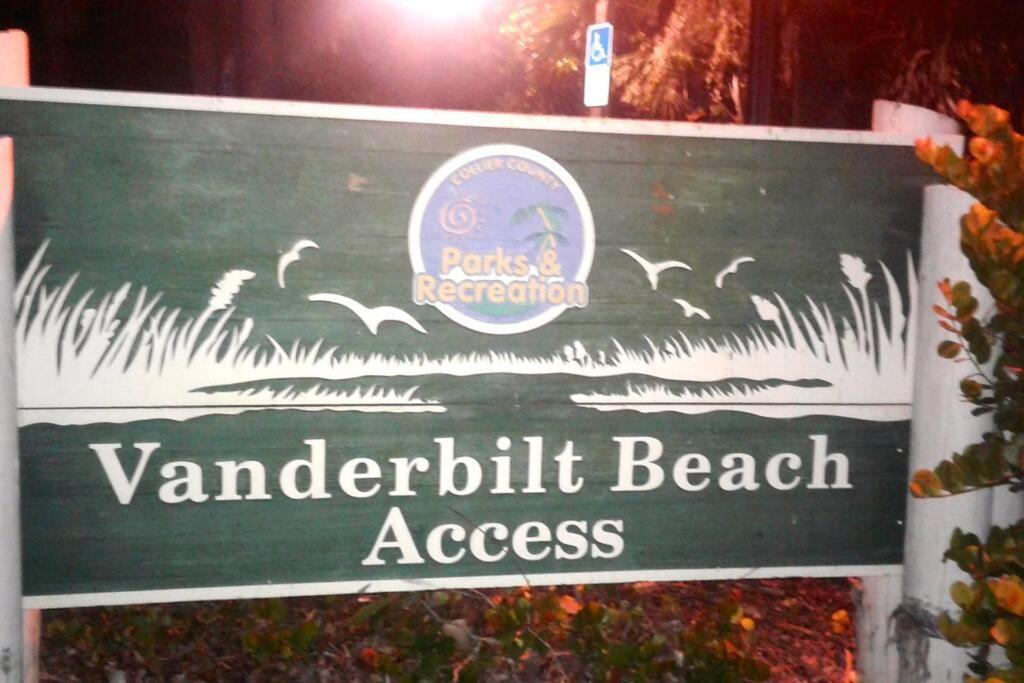 699 Oasis,walk,bike To Beach, Fenced Backyard, Large Driveway Apartment *