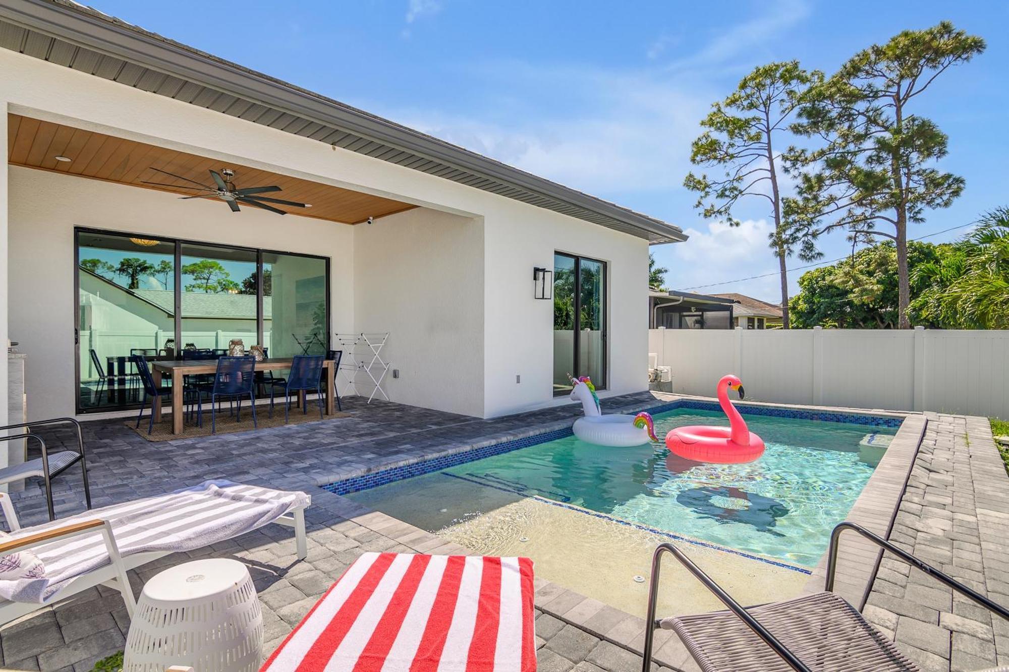 Brilliant Luxury In W Private Pool Holiday home *