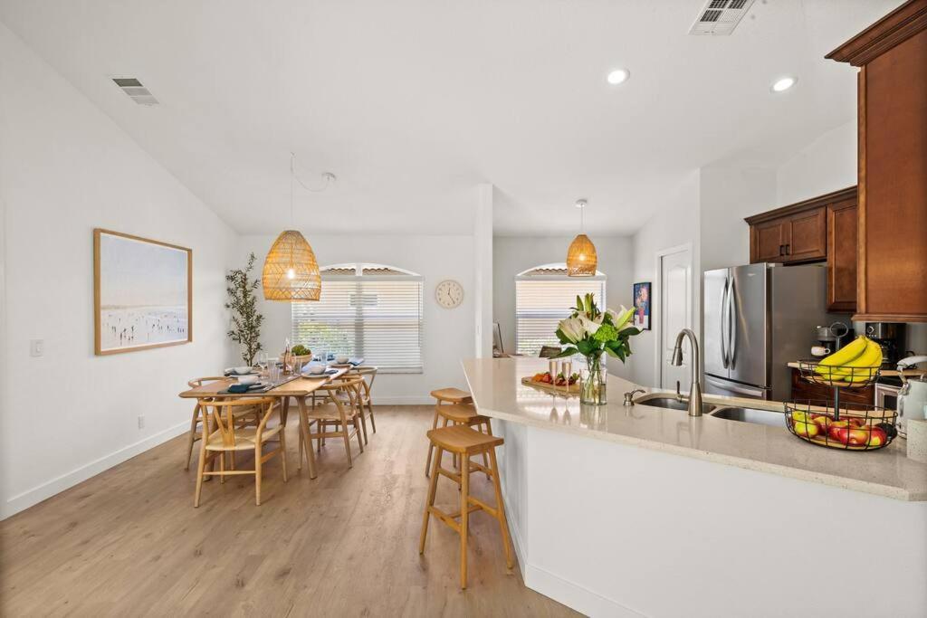 Villa Tranquil Beachy Boho Pool Home, 5mi Beach, 4 Bedroom 3 Bath *