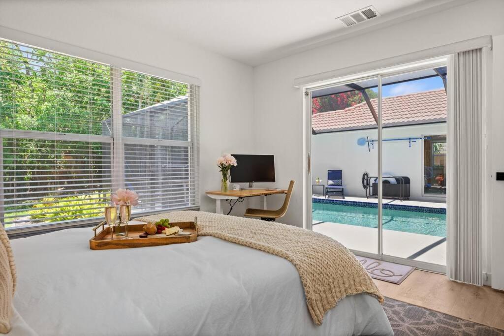 Villa Tranquil Beachy Boho Pool Home, 5mi Beach, 4 Bedroom 3 Bath *