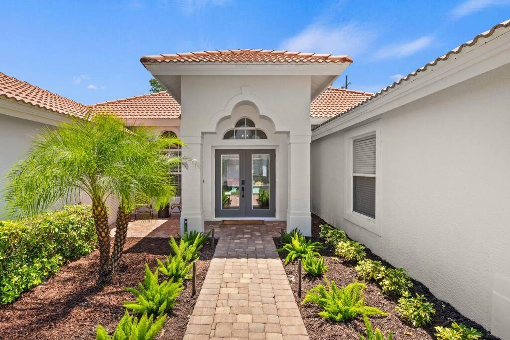 Tranquil Beachy Boho Pool Home, 5mi Beach, 4 Bedroom 3 Bath *