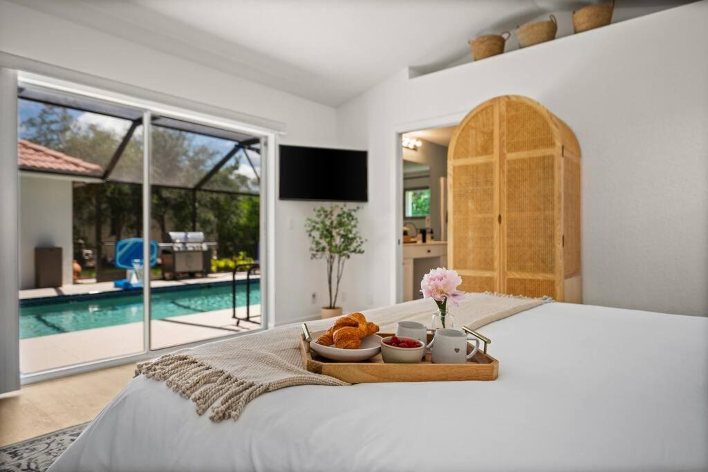 Tranquil Beachy Boho Pool Home, 5mi Beach, 4 Bedroom 3 Bath Villa