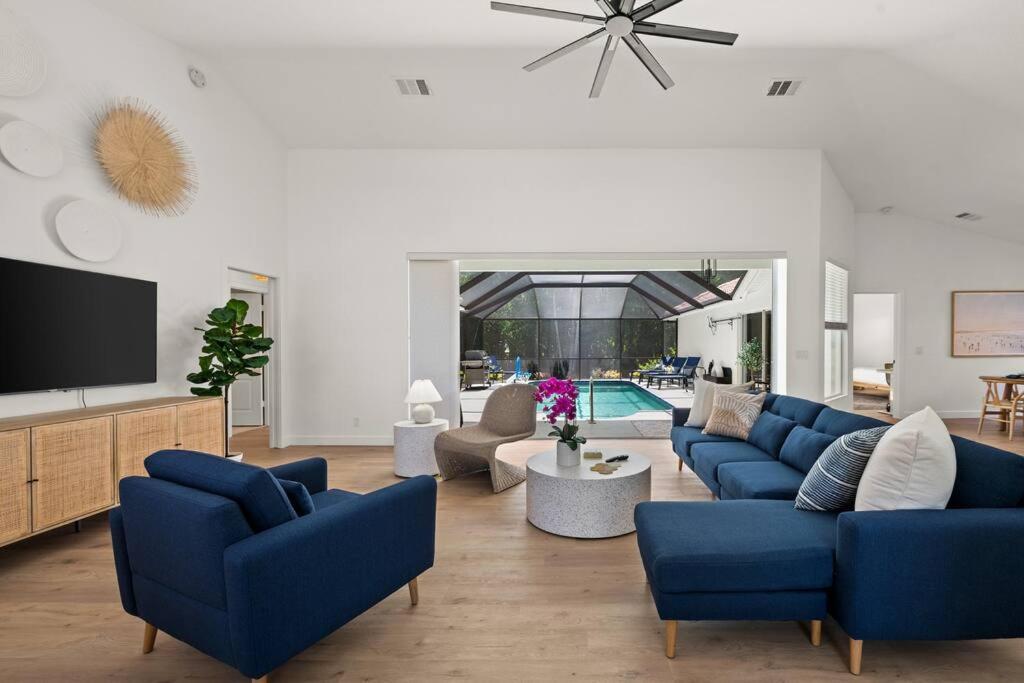 Villa Tranquil Beachy Boho Pool Home, 5mi Beach, 4 Bedroom 3 Bath