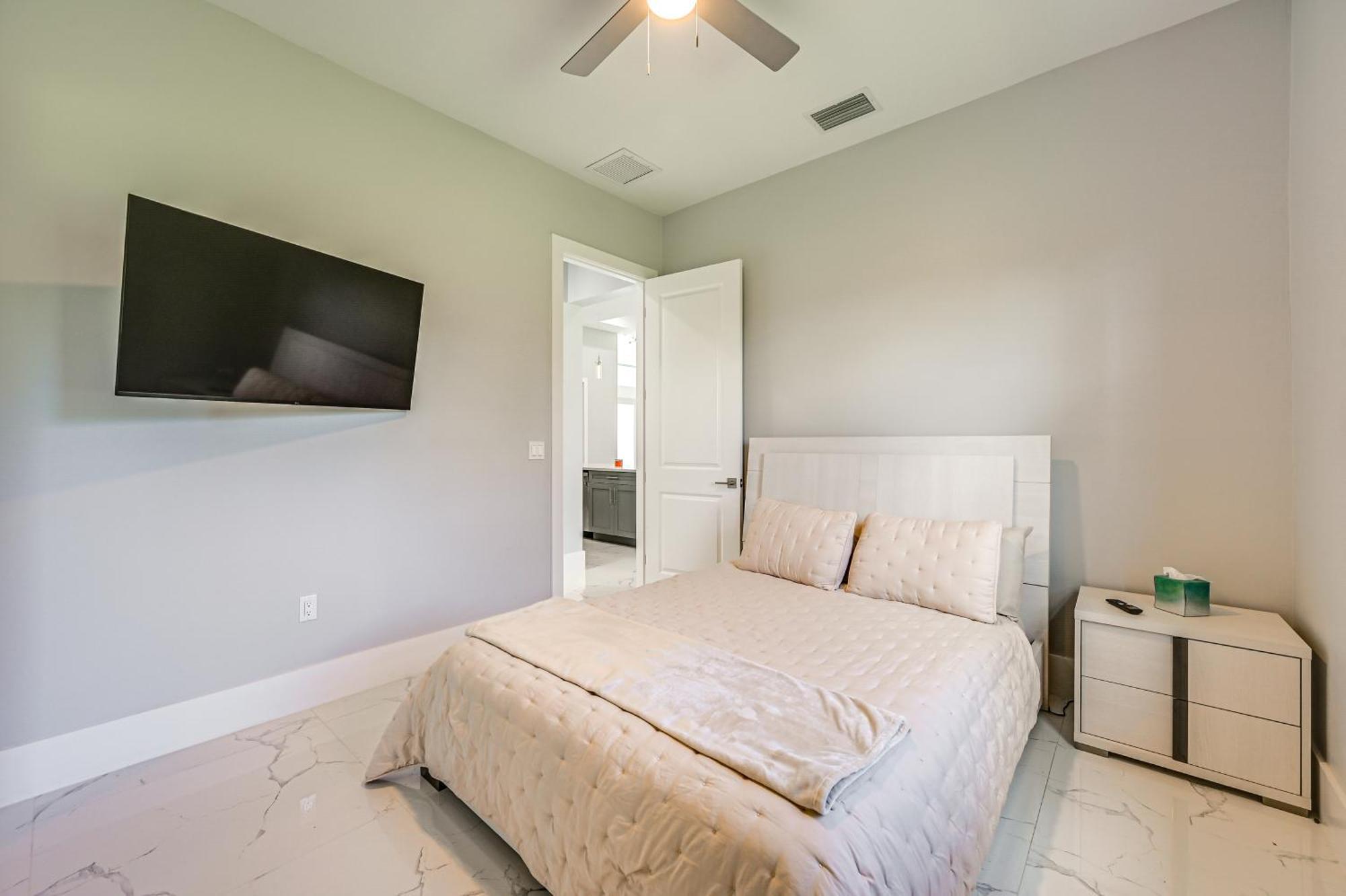 Pets Welcome - On 2 5 Acres In Naples! Holiday home *