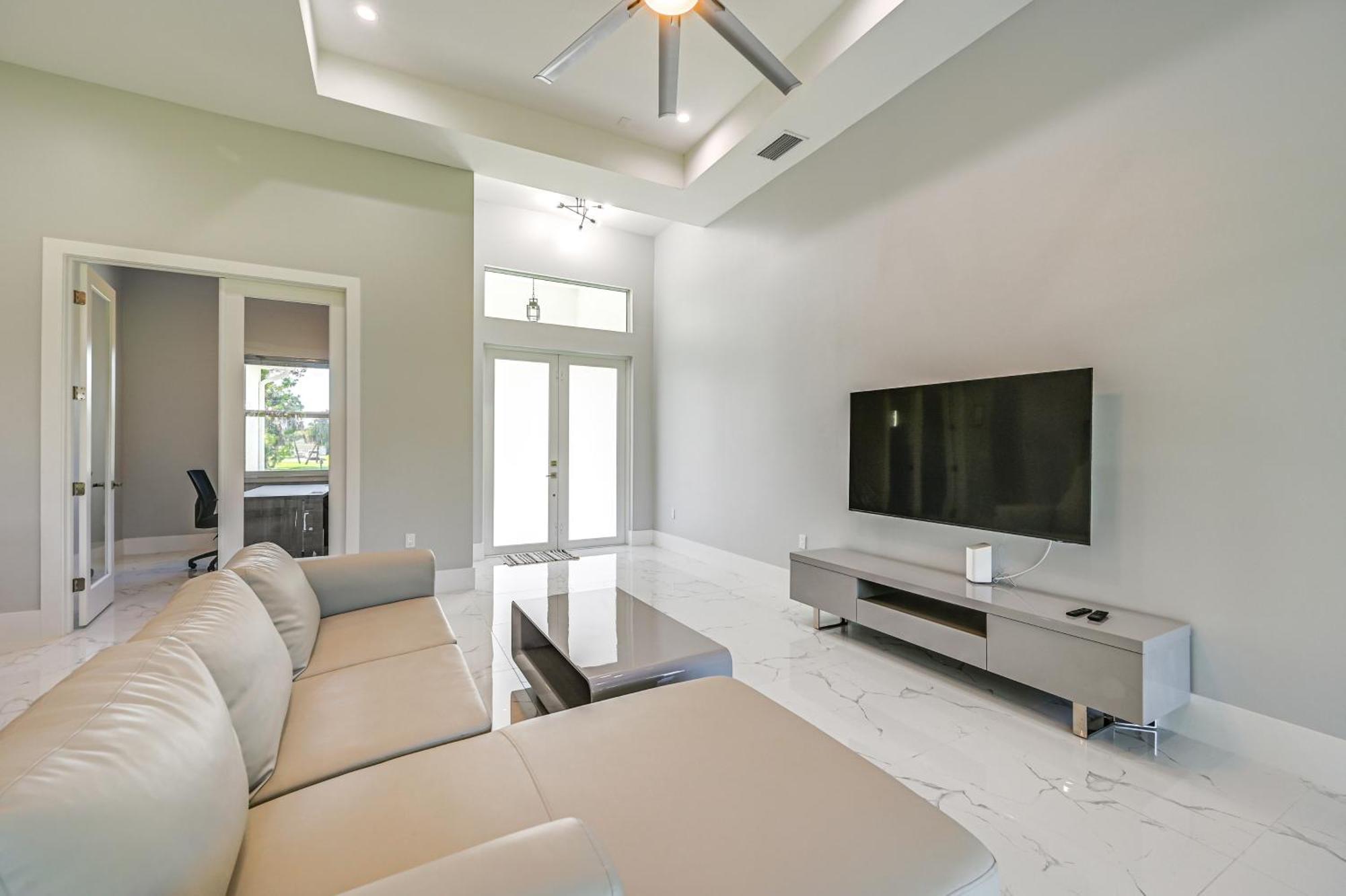 Pets Welcome - On 2 5 Acres In Naples!