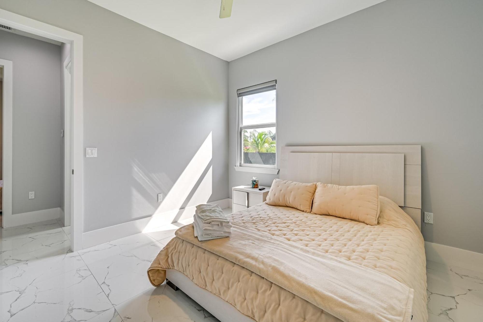Pets Welcome - On 2 5 Acres In Naples! Naples