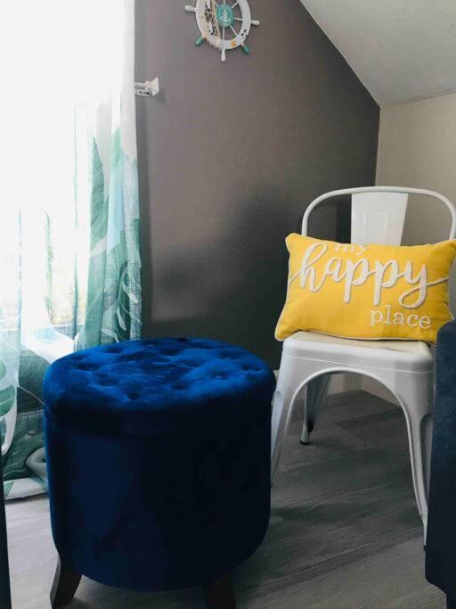 Sea La Vie Cozy On 500 Block, Walk To Only Half Mile Away, Sleeps 6 Apartment *