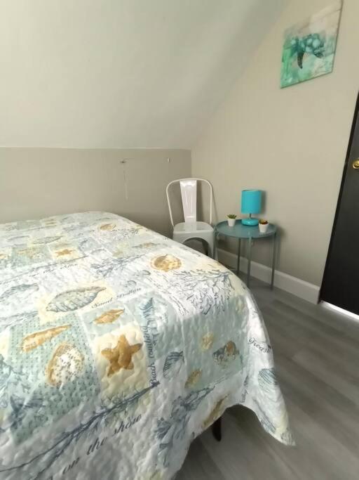 Apartment Sea La Vie Cozy On 500 Block, Walk To Only Half Mile Away, Sleeps 6 Naples