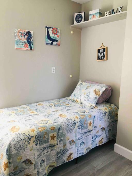 Sea La Vie Cozy On 500 Block, Walk To Only Half Mile Away, Sleeps 6 *