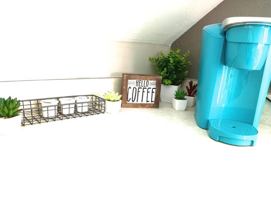 Sea La Vie Cozy On 500 Block, Walk To Only Half Mile Away, Sleeps 6 Apartment