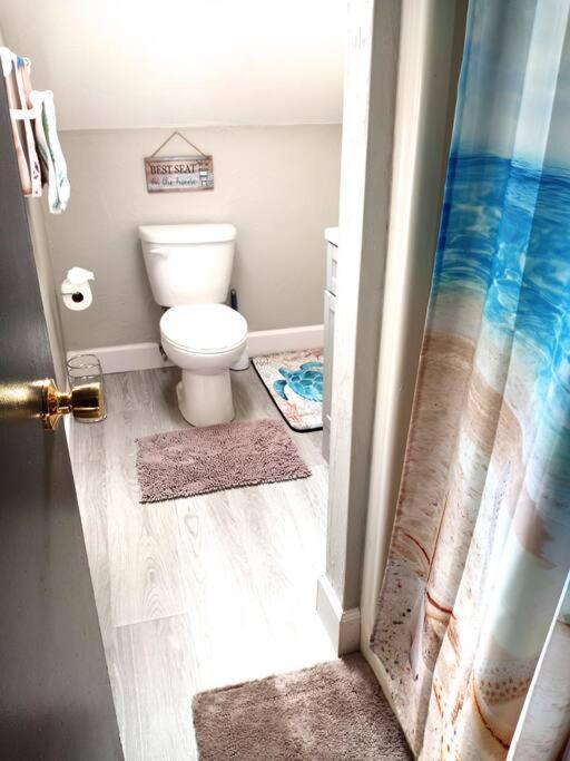 Sea La Vie Cozy On 500 Block, Walk To Only Half Mile Away, Sleeps 6 *