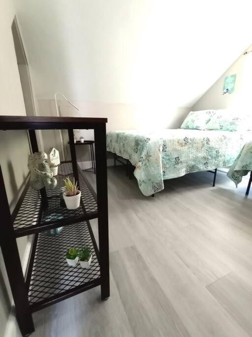 Sea La Vie Cozy On 500 Block, Walk To Only Half Mile Away, Sleeps 6 Naples