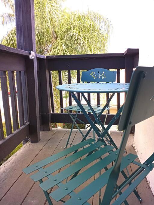 Apartment Sea La Vie Cozy On 500 Block, Walk To Only Half Mile Away, Sleeps 6