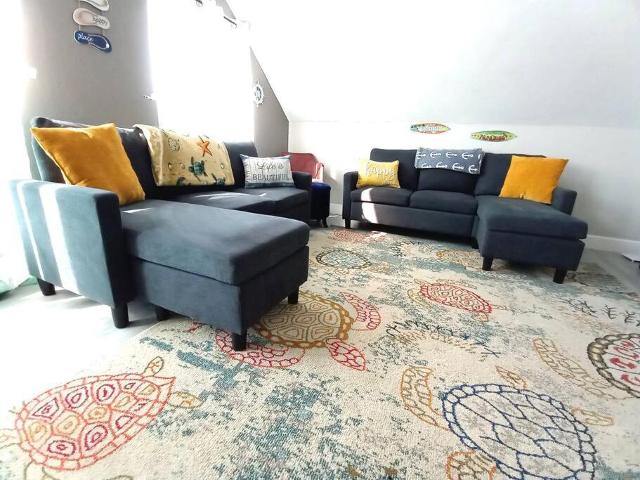Sea La Vie Cozy On 500 Block, Walk To Only Half Mile Away, Sleeps 6 Apartment *