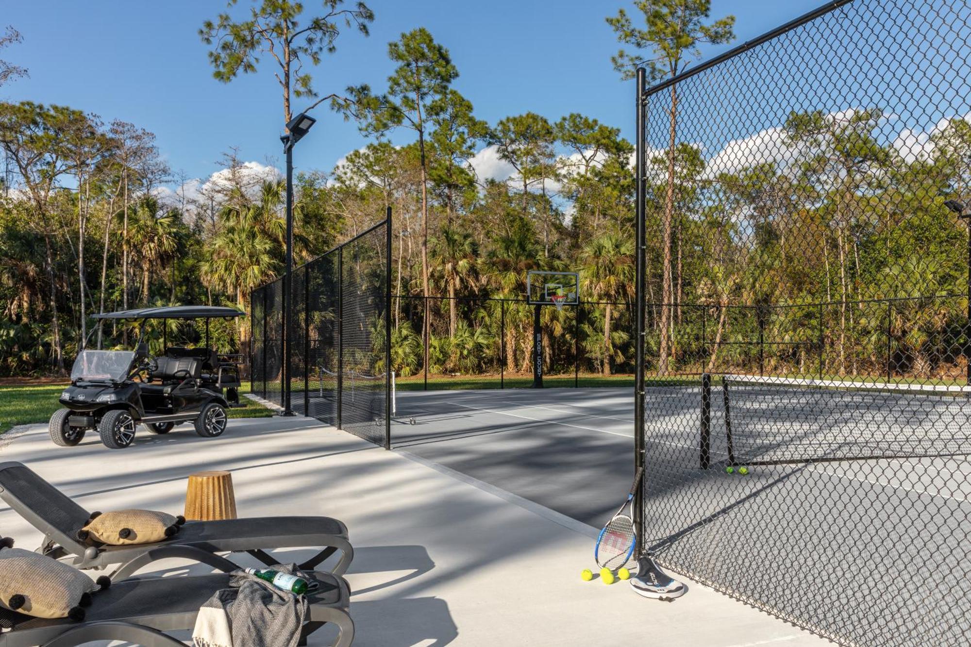 Holiday home Industrial Modern Estate With Cinema Gym Pool Pickle Ball And Hot Tub Naples