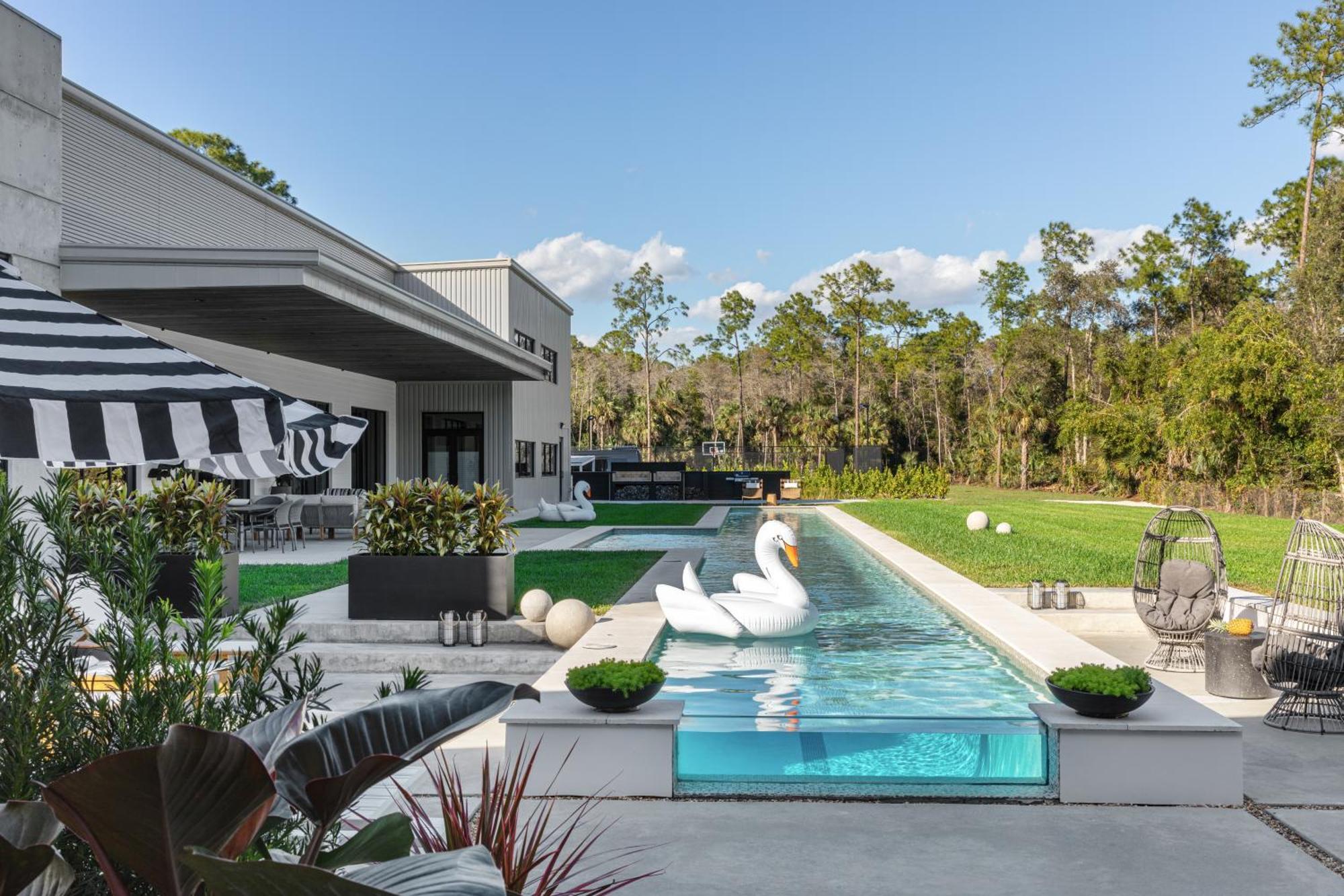 Industrial Modern Estate With Cinema Gym Pool Pickle Ball And Hot Tub Holiday home