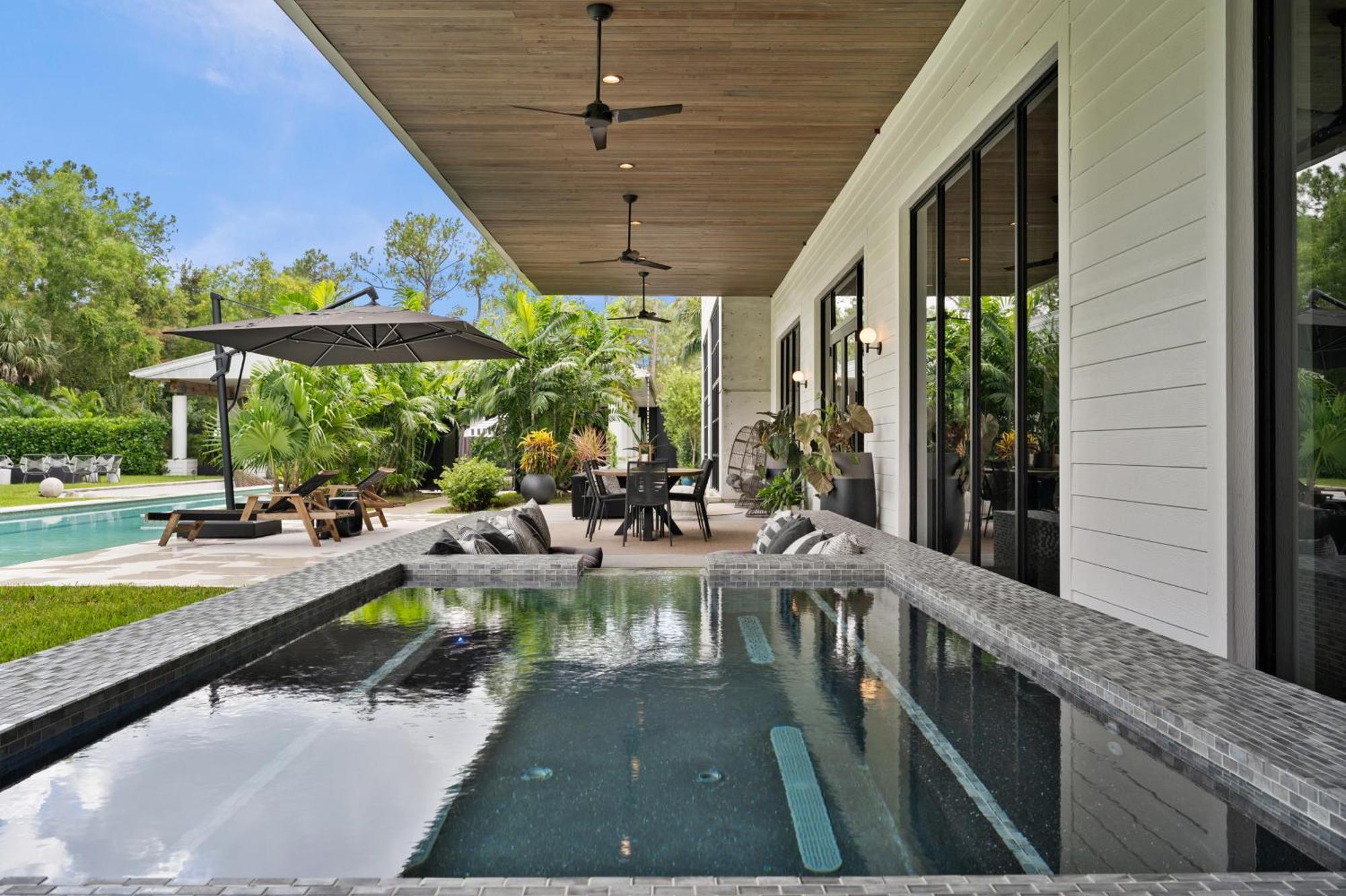 Industrial Modern Estate With Cinema Gym Pool Pickle Ball And Hot Tub * Naples