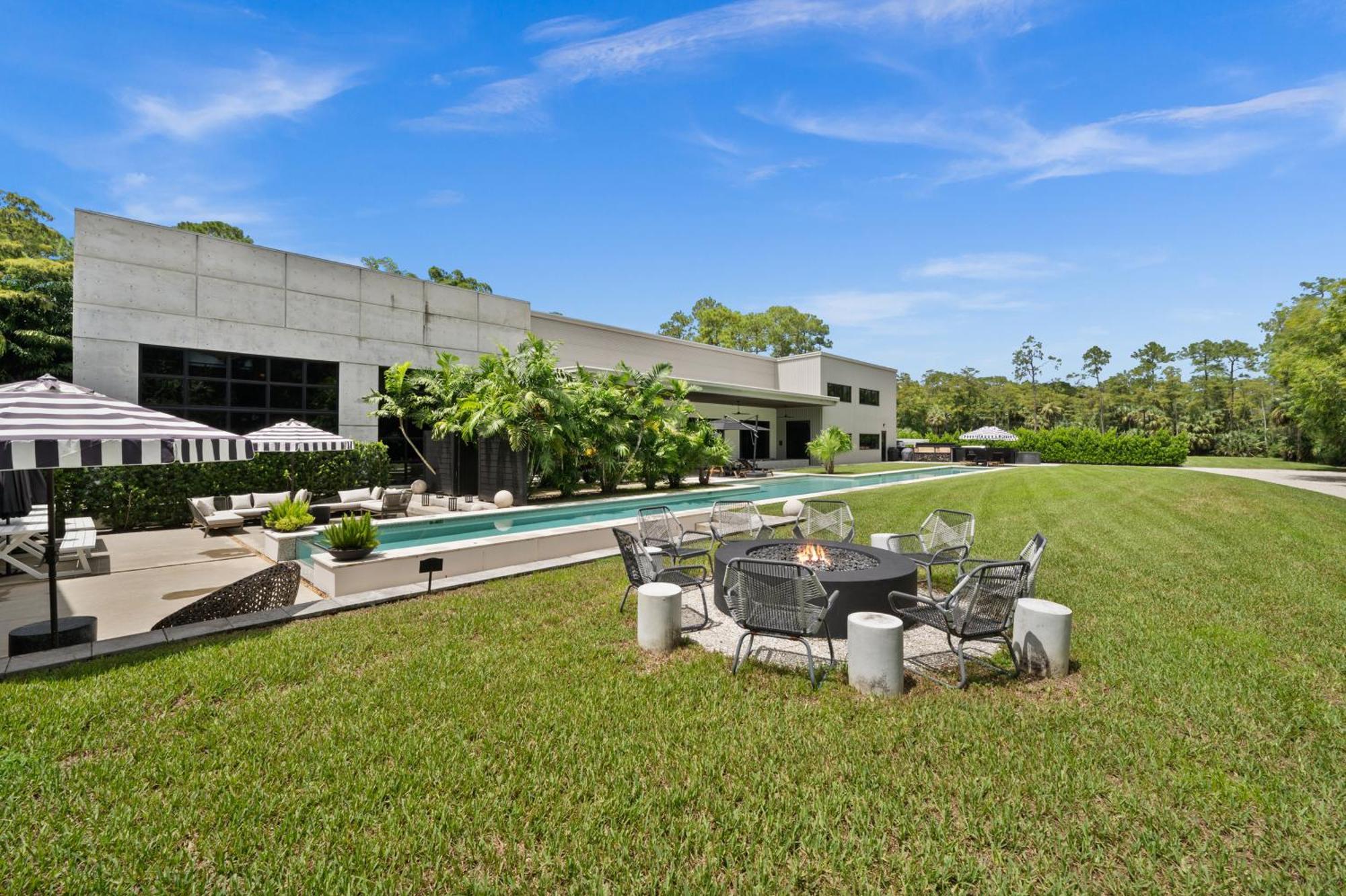 Industrial Modern Estate With Cinema Gym Pool Pickle Ball And Hot Tub * Naples