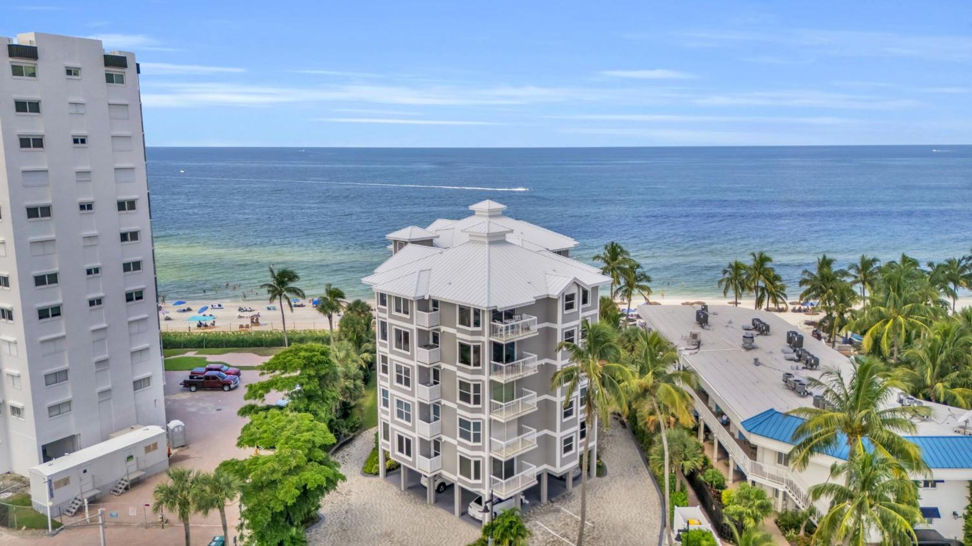 Beachfront Luxury Living On Vanderbilt
