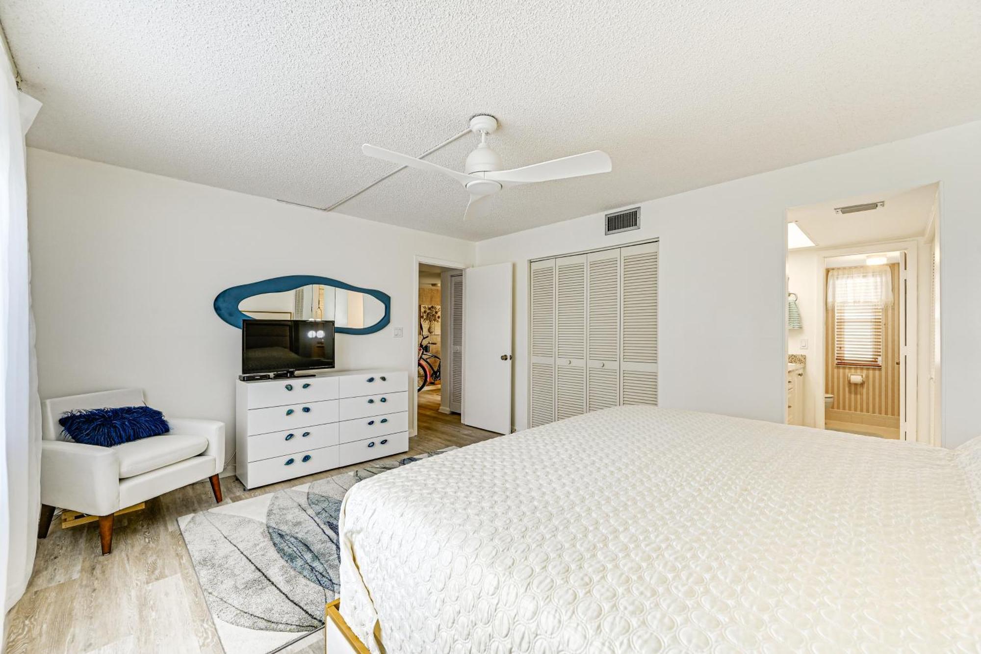 3 Mi To Downtown Country Club Condo! Apartment Naples