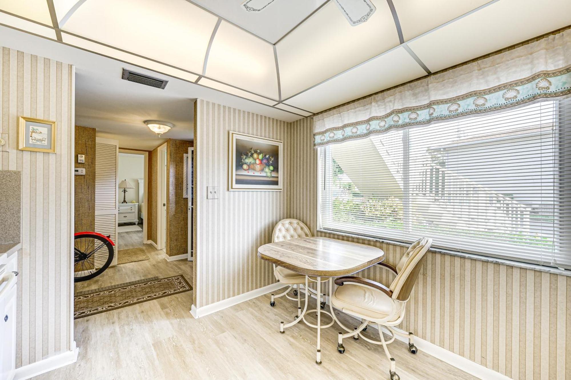 3 Mi To Downtown Country Club Condo! *