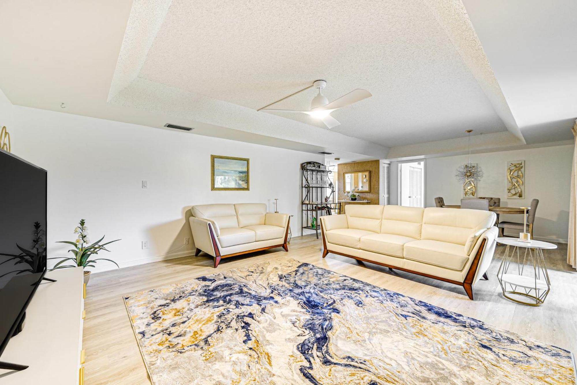 3 Mi To Downtown Country Club Condo! *