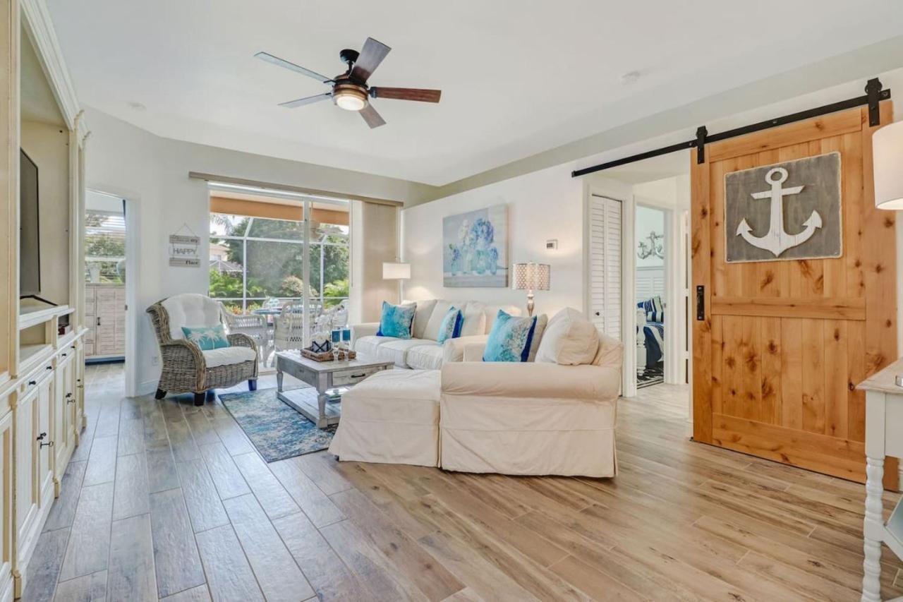 Sunshine Days Stunning Pool Home. Gated Community Holiday home