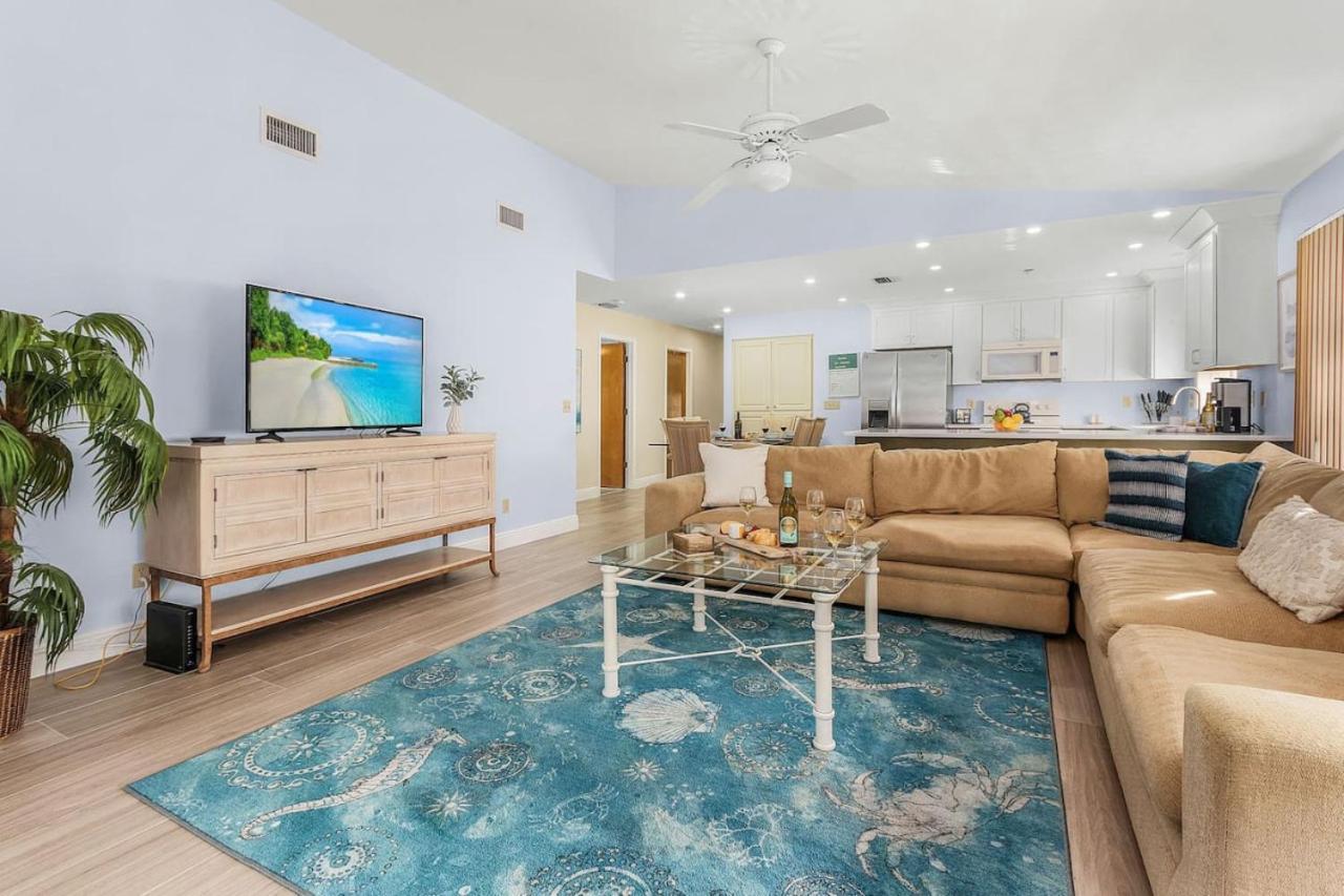 Tropical Vacation Close To Vanderbilt Holiday home Naples