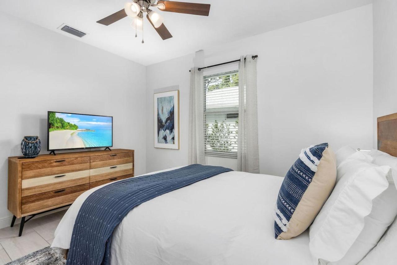 Sea Gem Retreat. Beach.wine.dine.relax.repeat *
