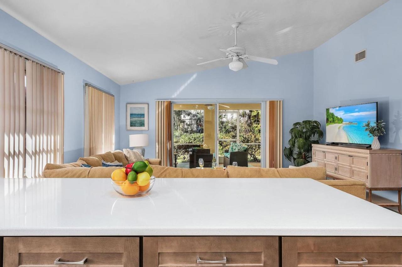 Tropical Vacation Close To Vanderbilt Holiday home Naples