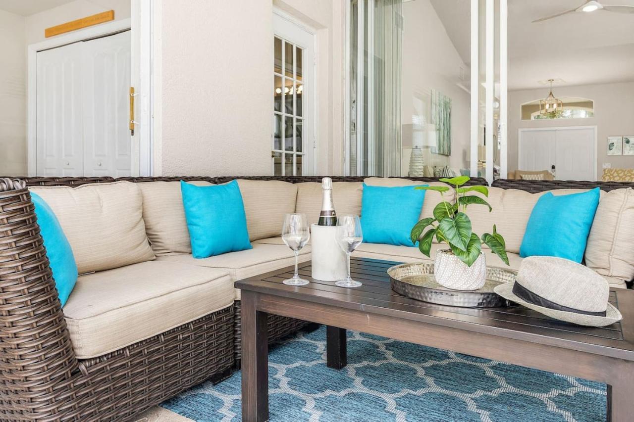 Lazy Days And Views. Beautiful Pool Holiday home