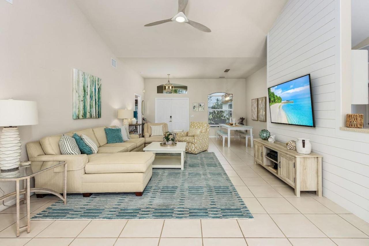 Lazy Days And Views. Beautiful Pool Holiday home Naples
