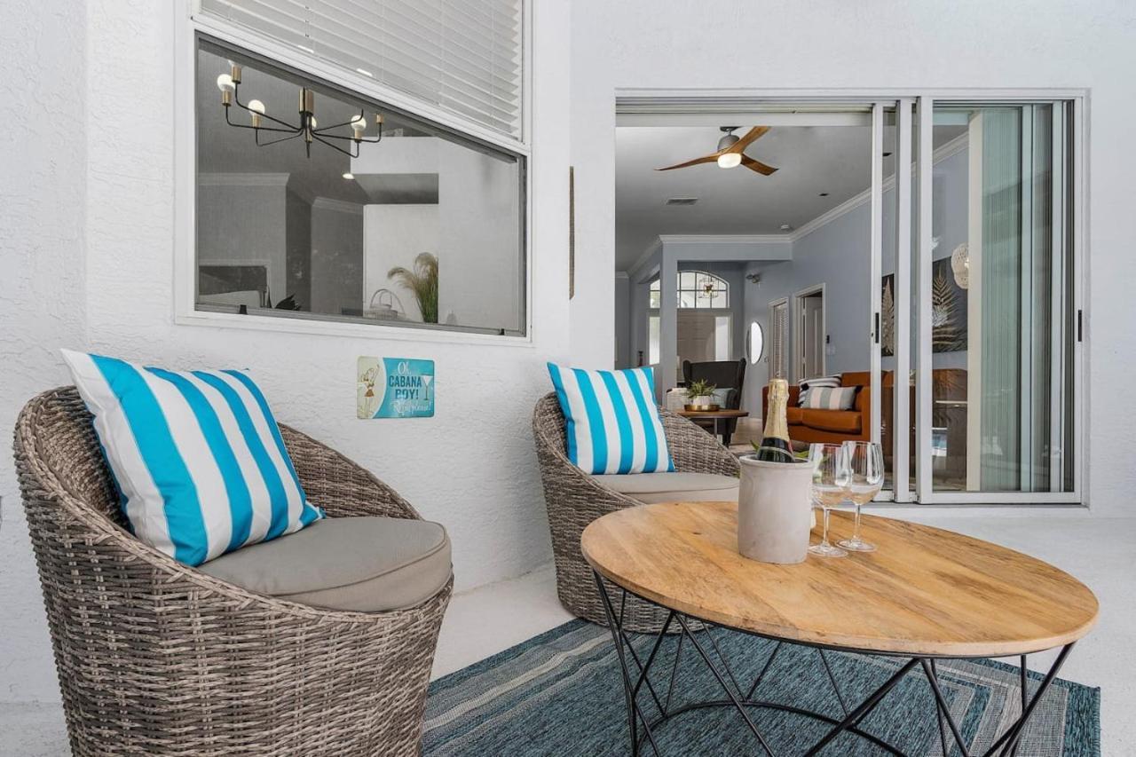 Tropicana Luxury Pool Home. Gated Community Naples