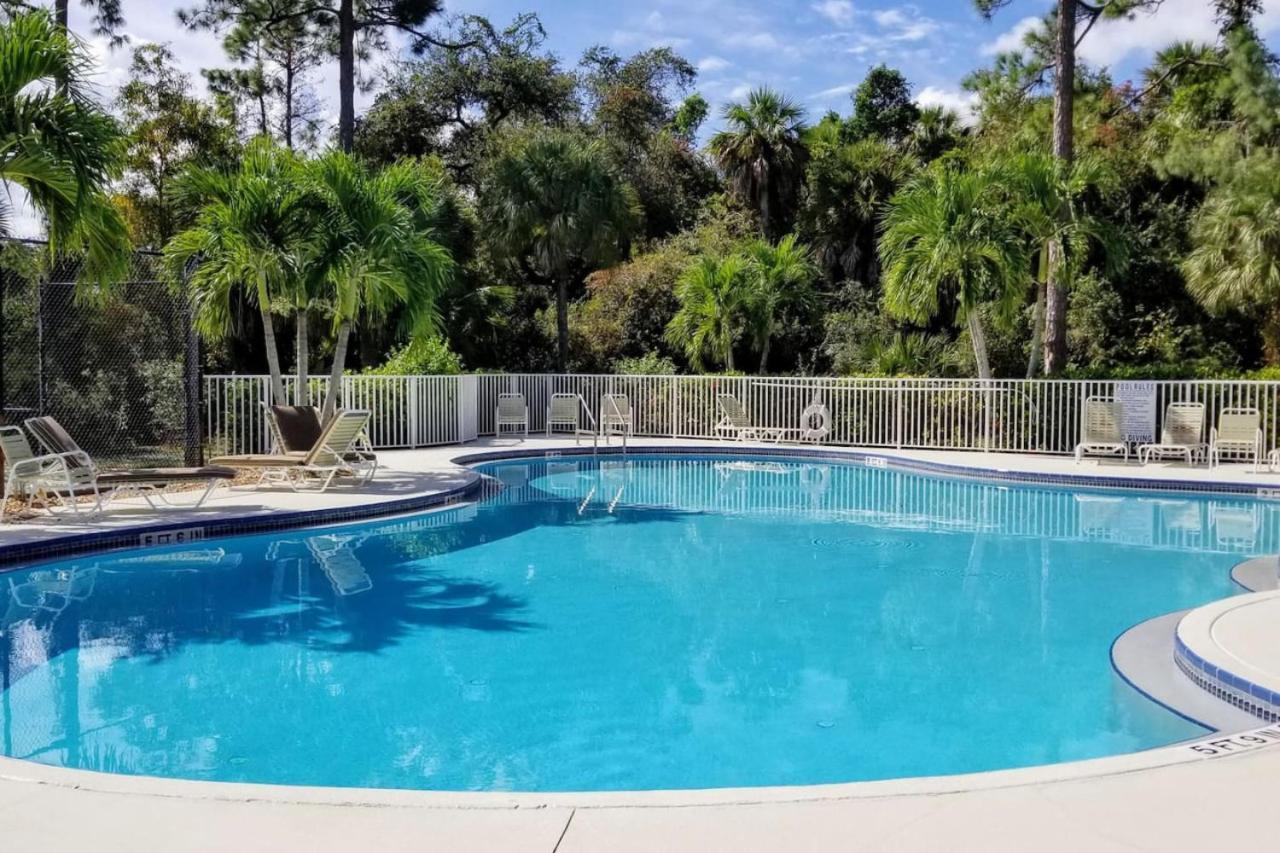 Tropicana Luxury Pool Home. Gated Community Holiday home *