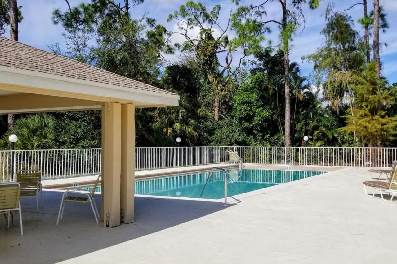 Holiday home Tropicana Luxury Pool Home. Gated Community Naples
