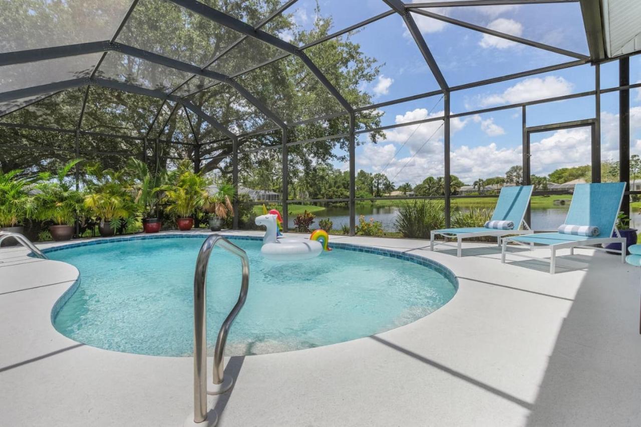Tropicana Luxury Pool Home. Gated Community * Naples
