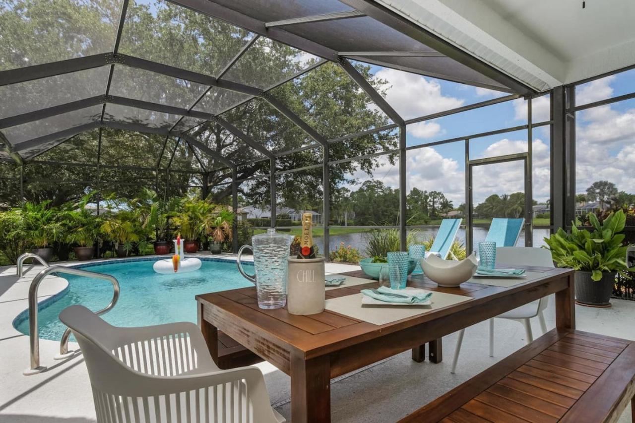 Holiday home Tropicana Luxury Pool Home. Gated Community Naples