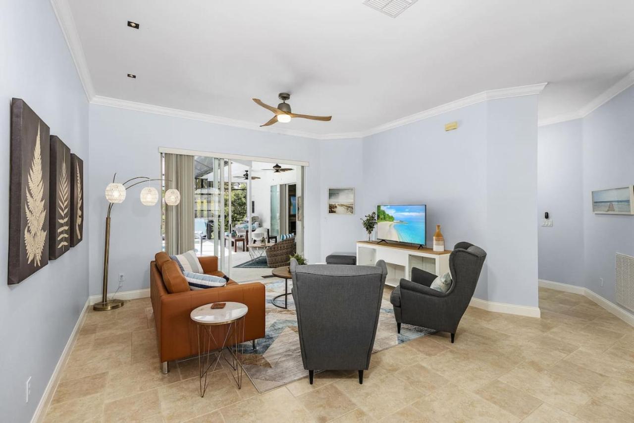 Tropicana Luxury Pool Home. Gated Community * Naples