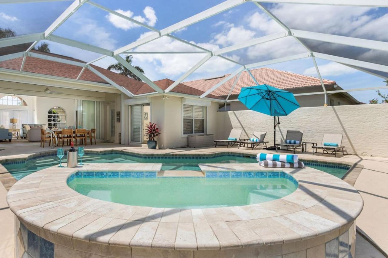Villa Relaxation And Sunshine At Casa Del Sol Pool