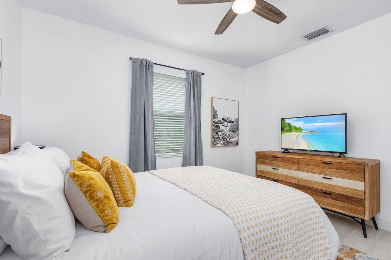 Sea Glass Retreat. Wine Dine Relax Repeat * Naples