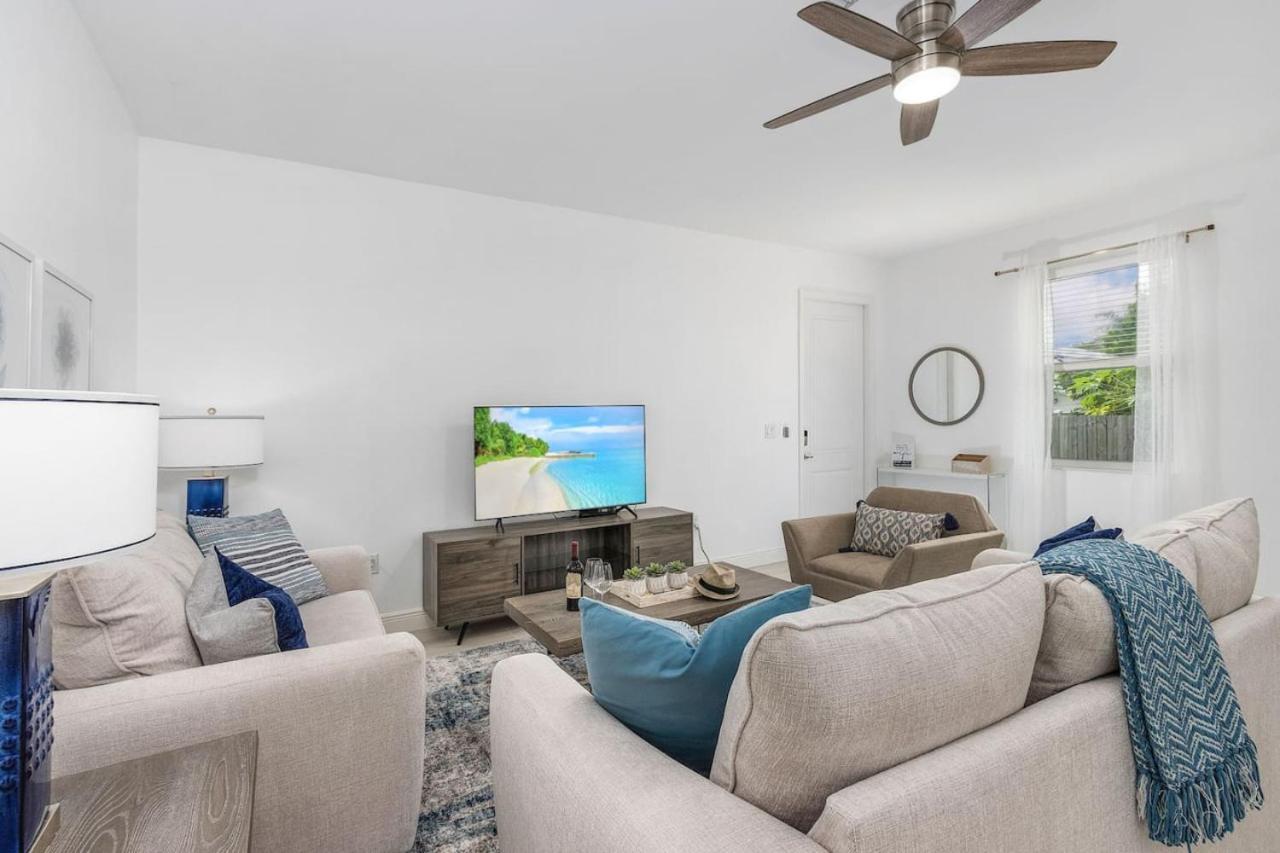Sea Glass Retreat. Wine Dine Relax Repeat Holiday home *