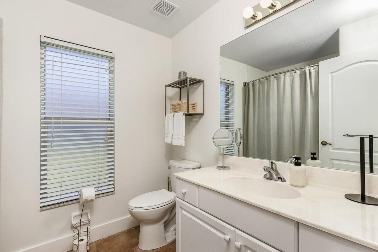 Holiday home Lakeview Lovely Pool In Gated Community Naples
