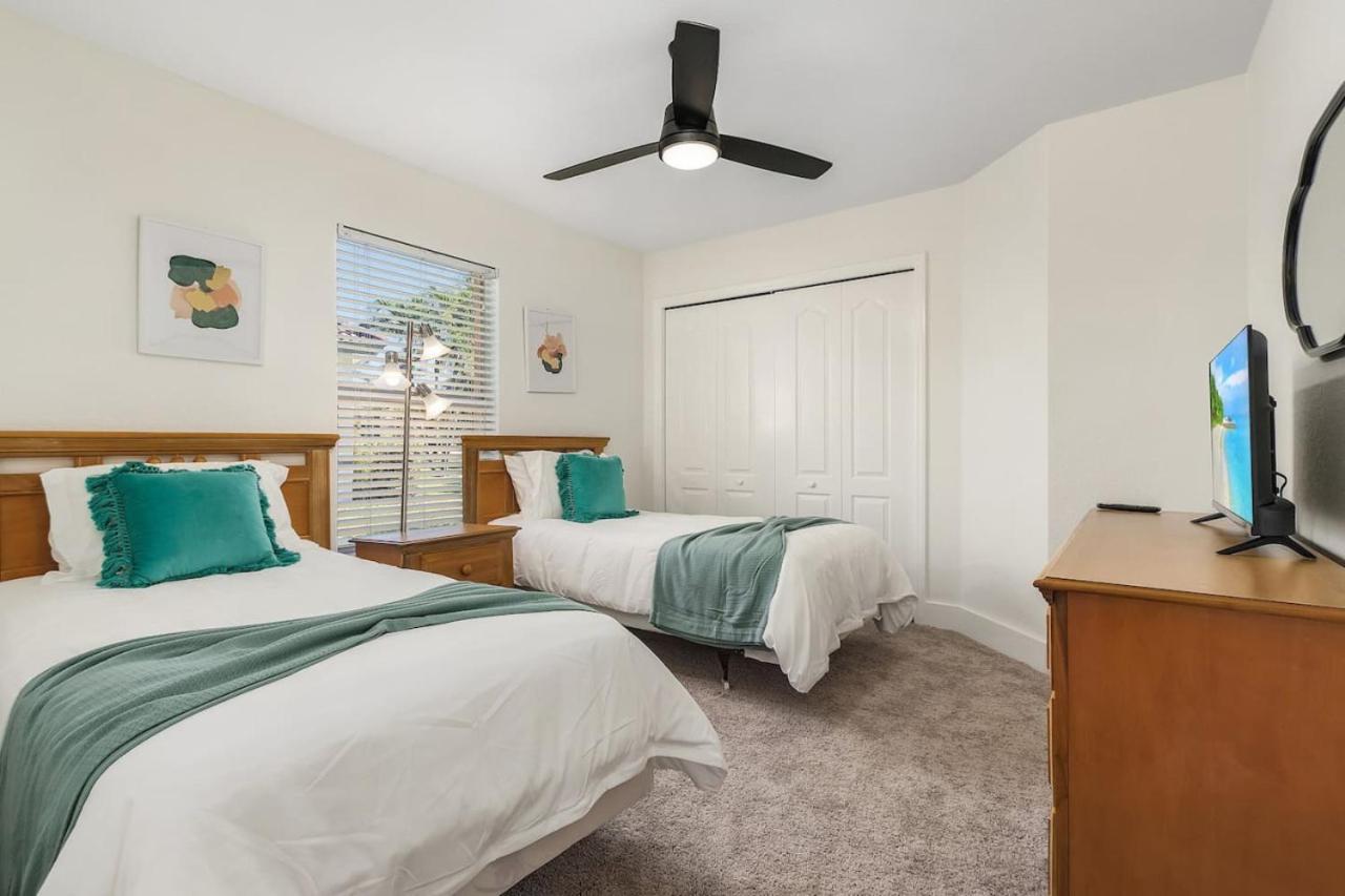 Lakeview Lovely Pool In Gated Community Naples