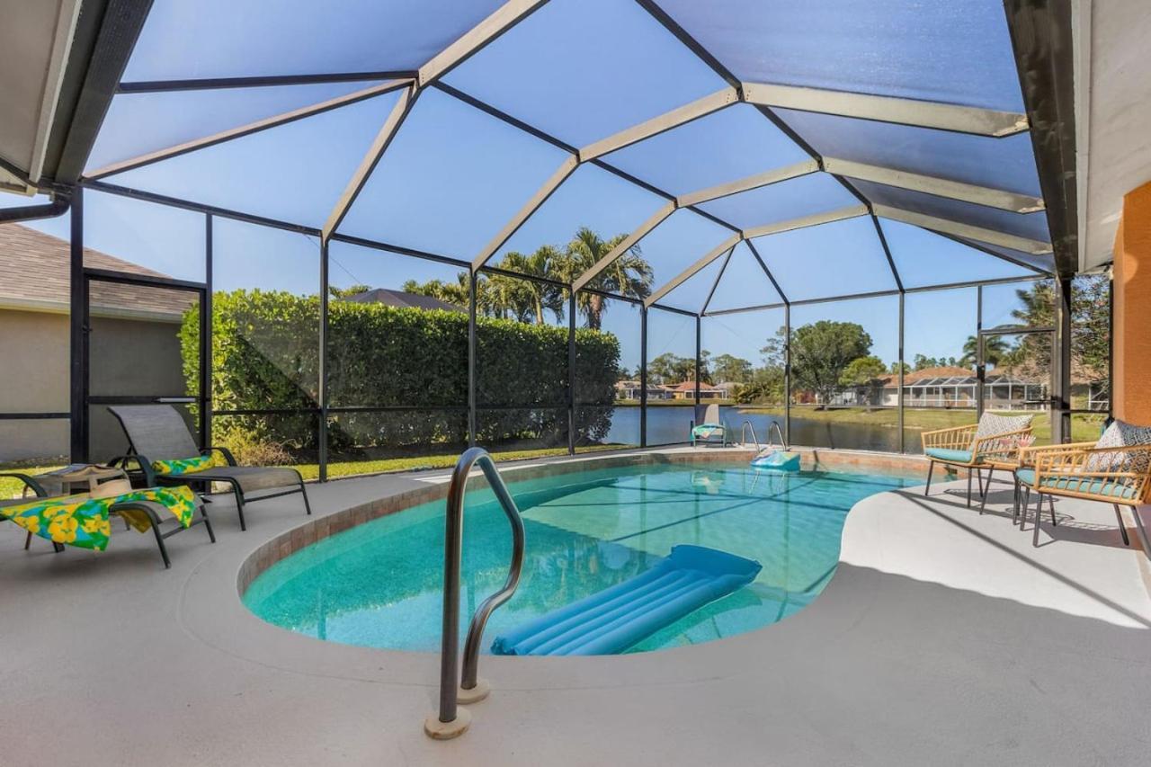 Lakeview Lovely Pool In Gated Community Holiday home Naples