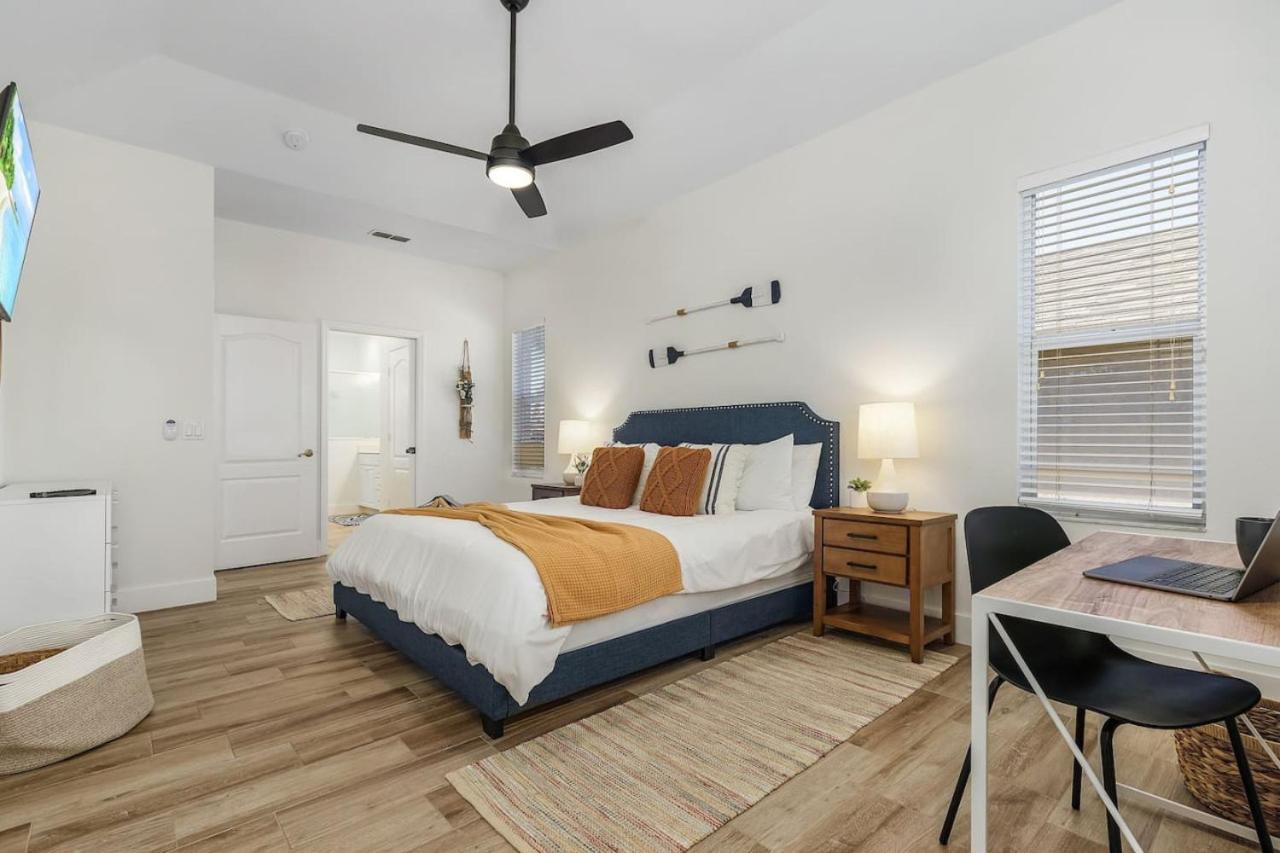 Lakeview Lovely Pool In Gated Community *