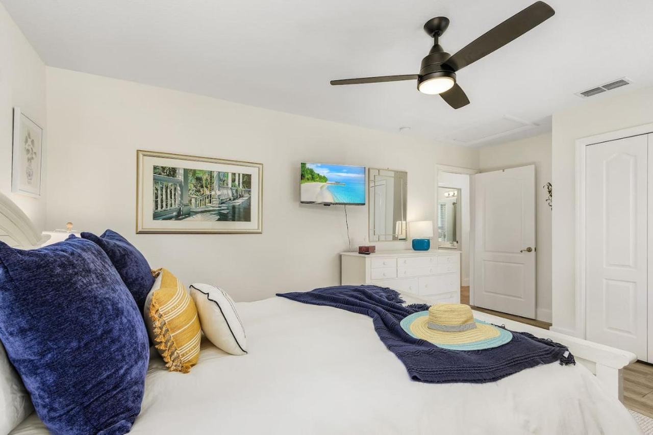Lakeview Lovely Pool In Gated Community Holiday home