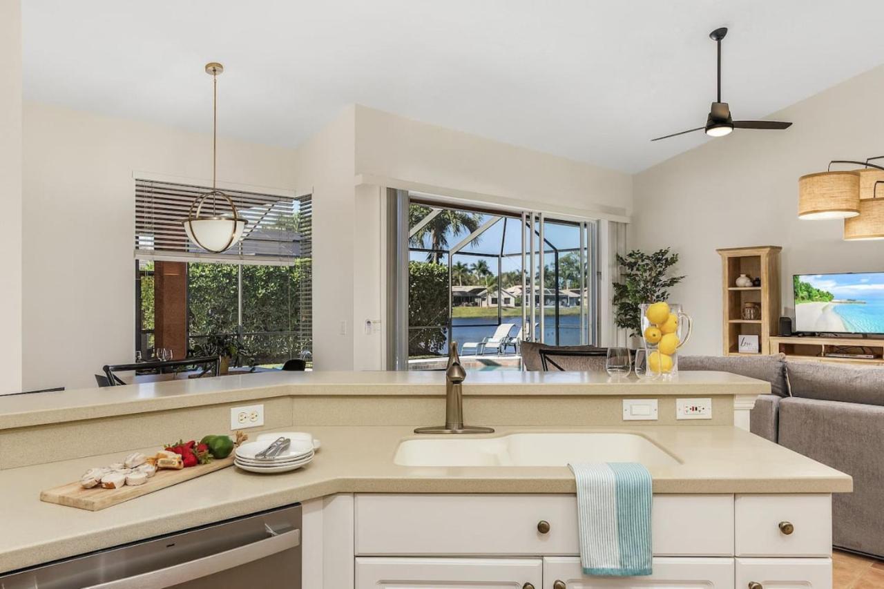 Lakeview Lovely Pool In Gated Community * Naples