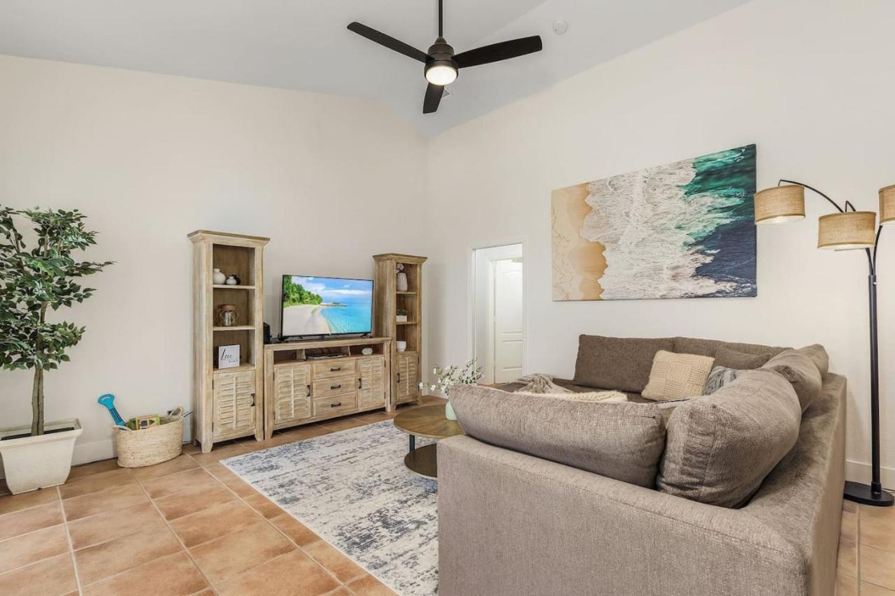 Holiday home Lakeview Lovely Pool In Gated Community