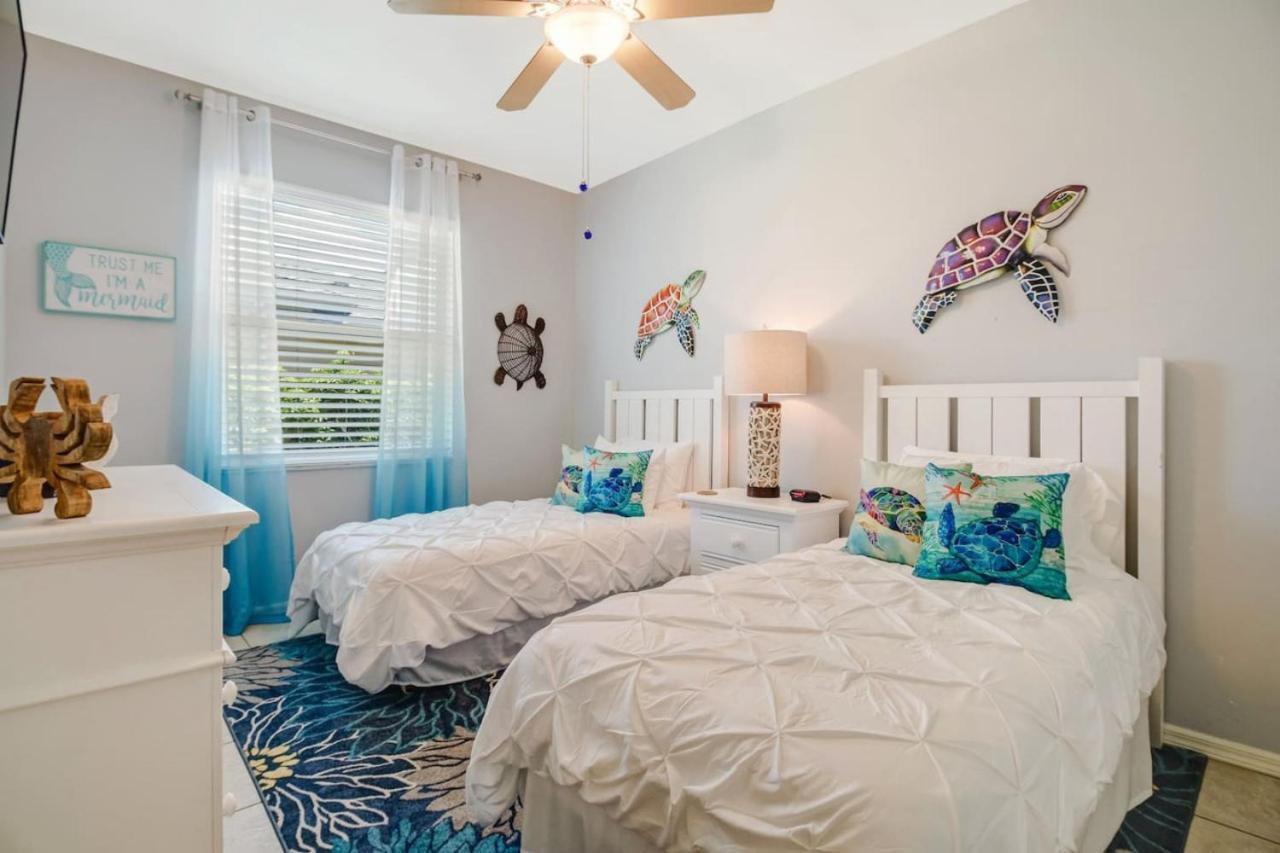 5 Star Florida Living. Stylish And Tranquil Pool * Naples