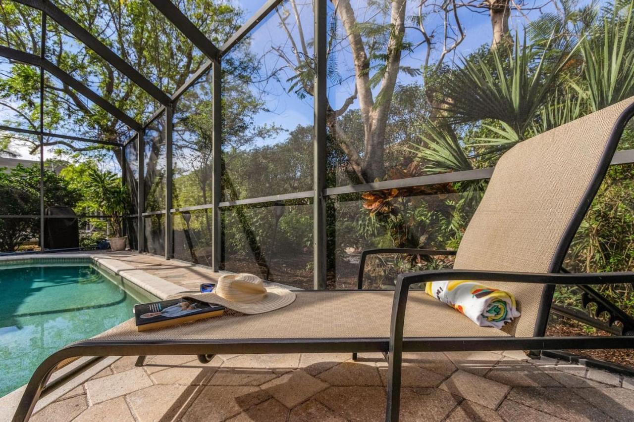 5 Star Florida Living. Stylish And Tranquil Pool